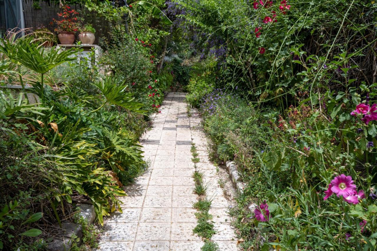הבית בסמטת תל אביב Villa Rosh Pinna Bagian luar foto